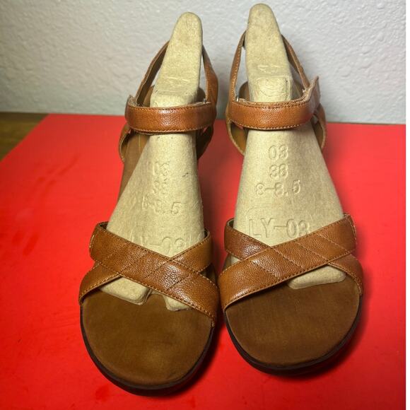 Kenneth Cole Unlisted brown leather sandals size 9.5 M - Picture 6 of 8